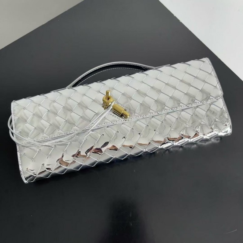 BOTTECA Ve*ne*ta uses exquisite craftsmanship intreccio weaving imported lacquered cowhide leather eve