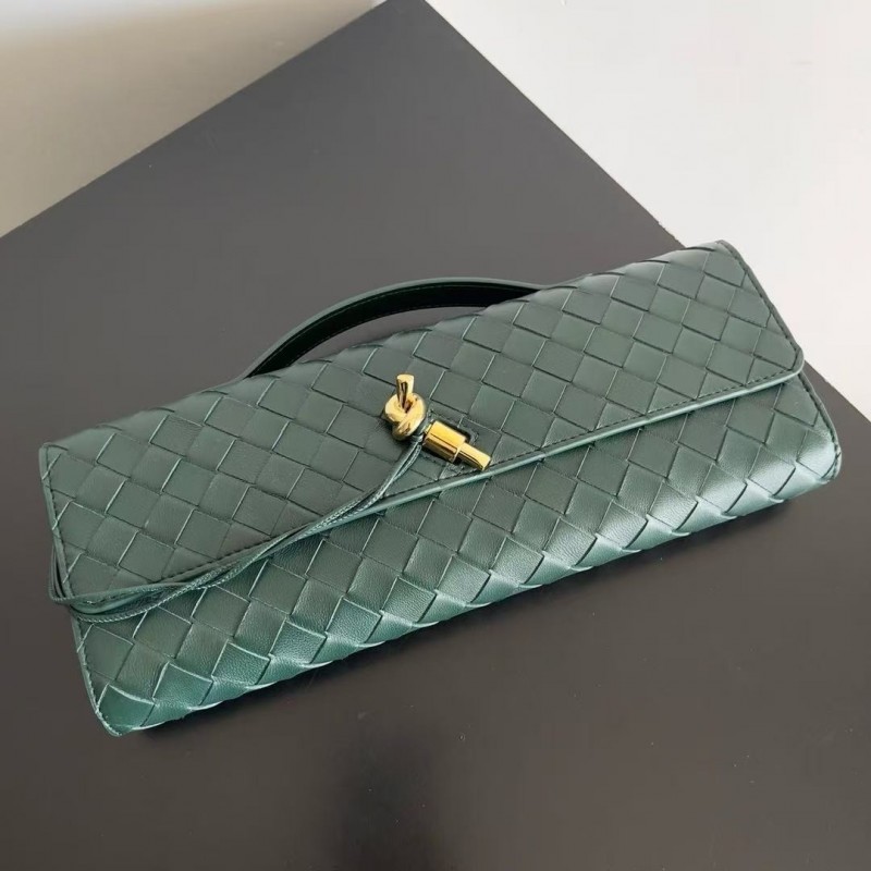 BOTTECA Ve*ne*ta uses exquisite craftsmanship intreccio woven imported sheepskin evening clutch bag Si