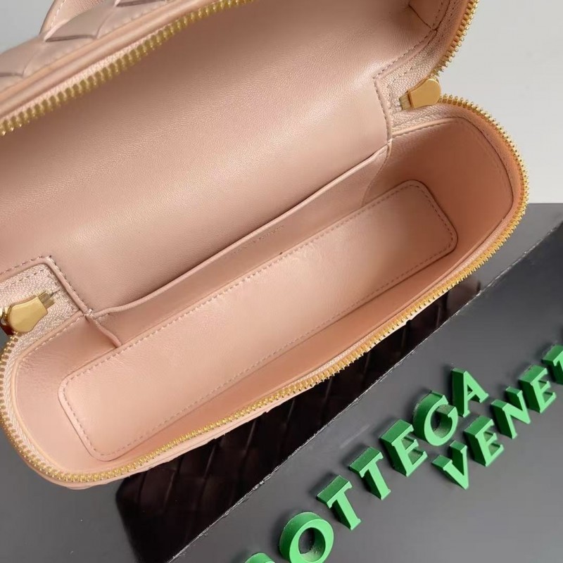 BOTTECA Ve*ne*ta uses exquisite craftsmanship intreccio weaving imported sheepskin leather Crossbody t