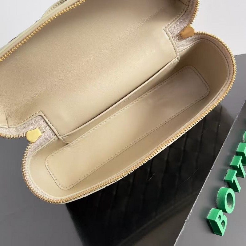 BOTTECA Ve*ne*ta uses exquisite craftsmanship intreccio weaving imported sheepskin leather Crossbody t