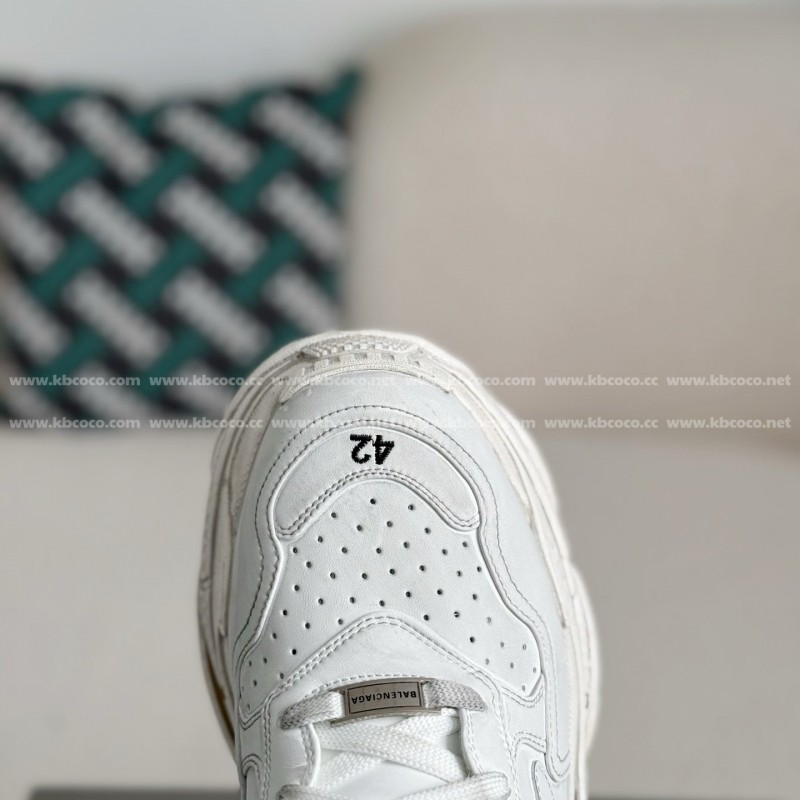 Ba*len*cia*ga Triple S Sporty Dad Shoes