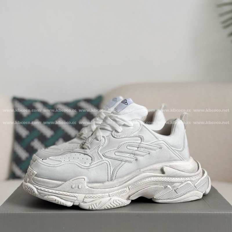 Ba*len*cia*ga Triple S Sporty Dad Shoes