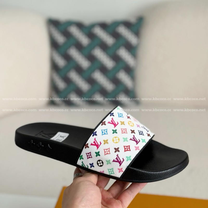 L0*is V*t0n SLIPPERS