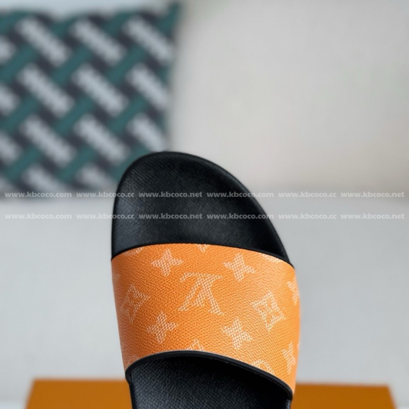L0*is V*t0n SLIPPERS