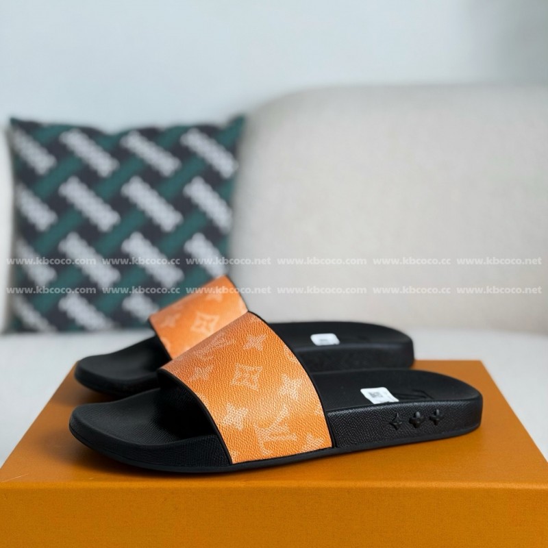 L0*is V*t0n SLIPPERS