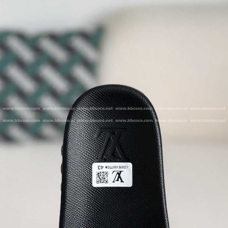 L0*is V*t0n SLIPPERS