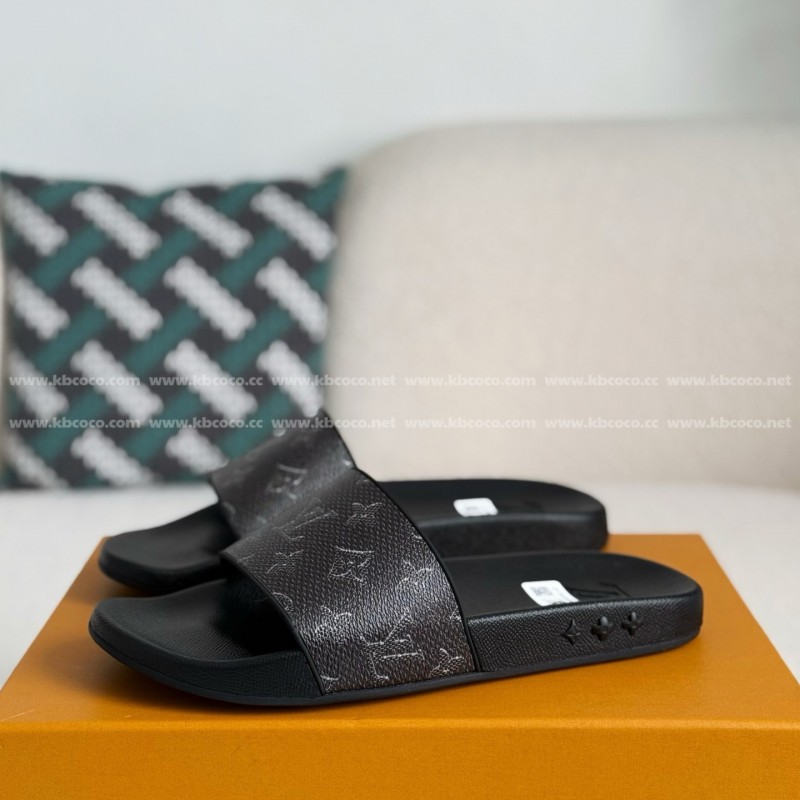 L0*is V*t0n SLIPPERS