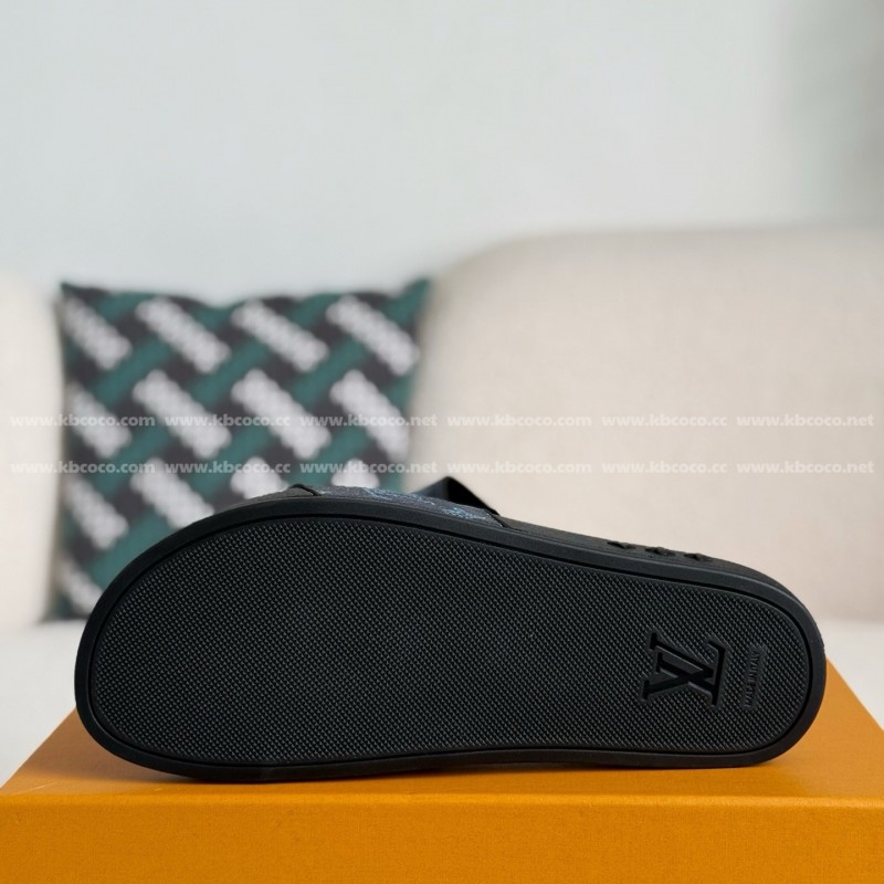L0*is V*t0n SLIPPERS