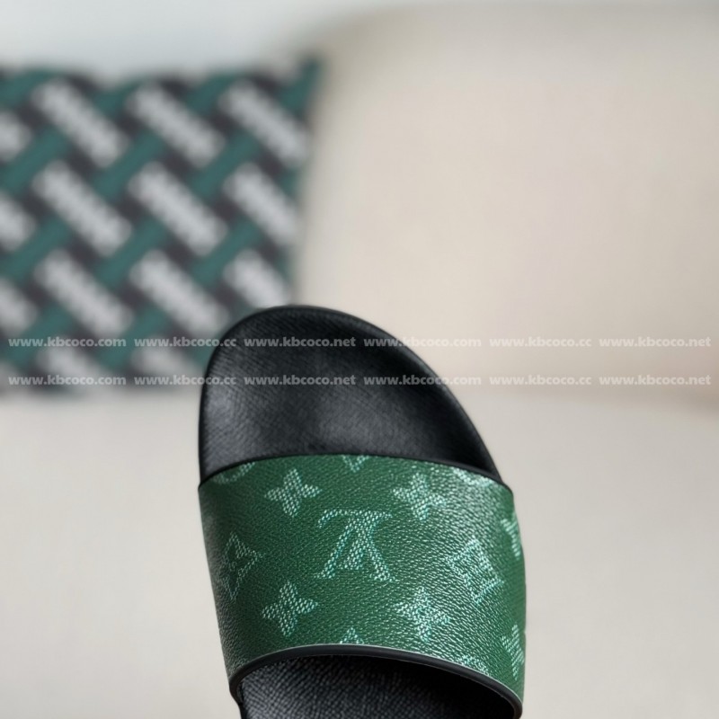 L0*is V*t0n SLIPPERS