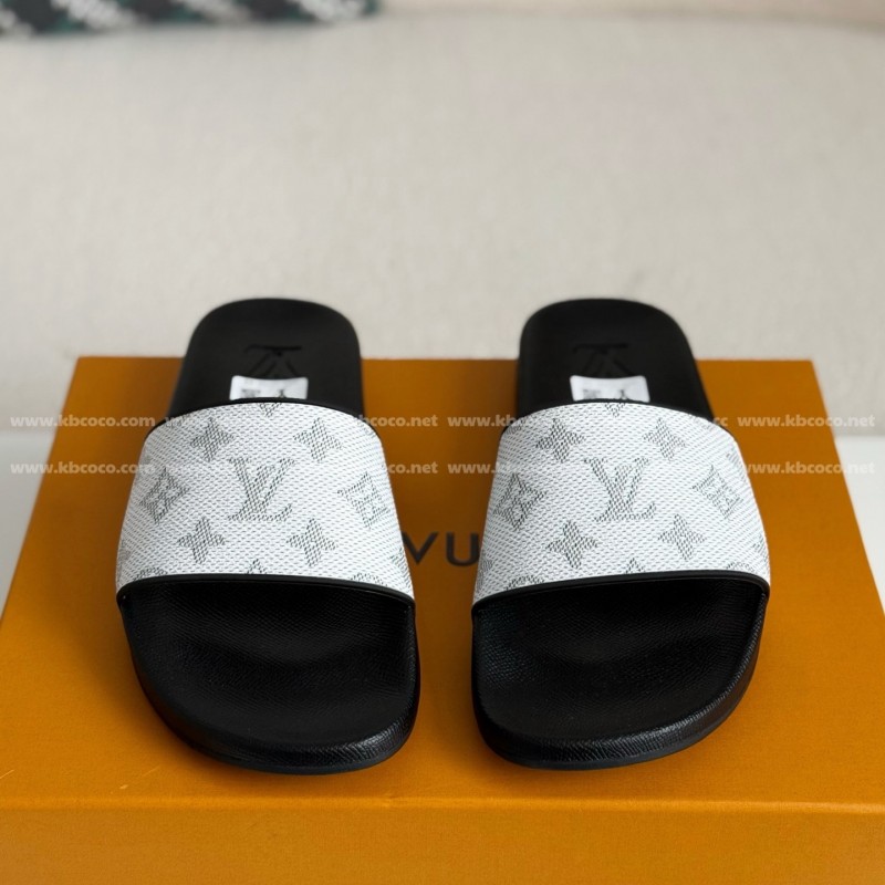 L0*is V*t0n SLIPPERS
