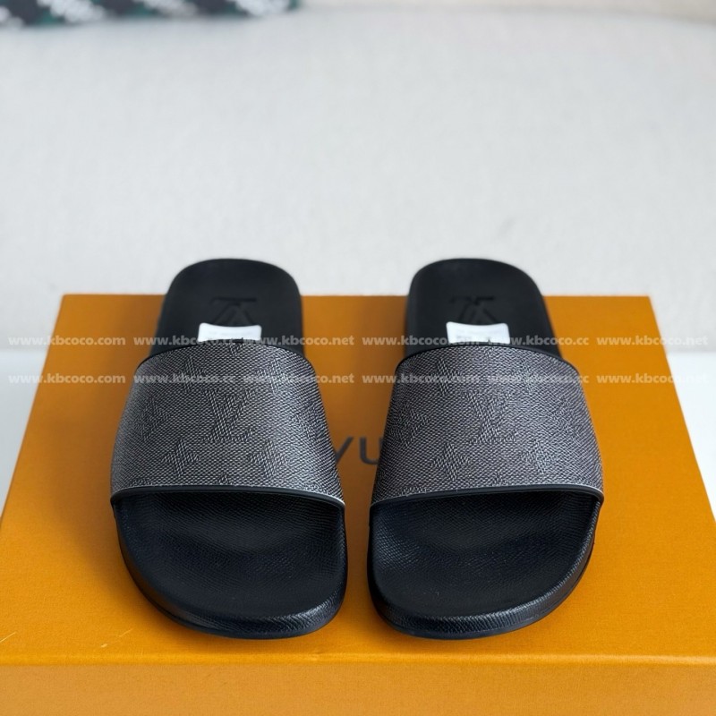 L0*is V*t0n SLIPPERS