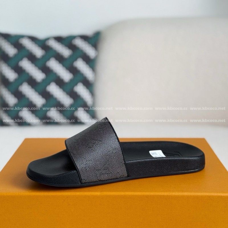 L0*is V*t0n SLIPPERS
