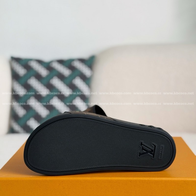 L0*is V*t0n SLIPPERS