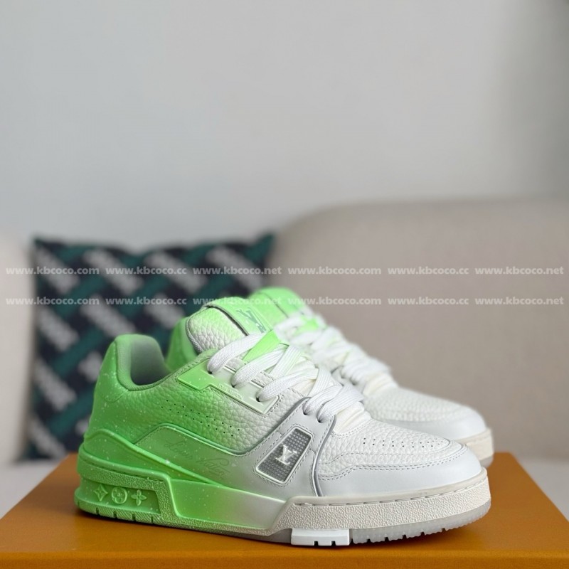 L0*is V*t0n TRAINER SNEAKERS