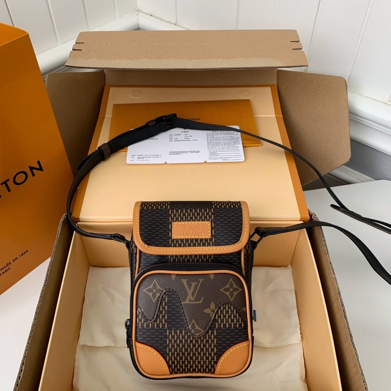 L0*is V*t0n NiGo Collaboration Series Men's AMAZONE Camera Bag N40357, Top Quality