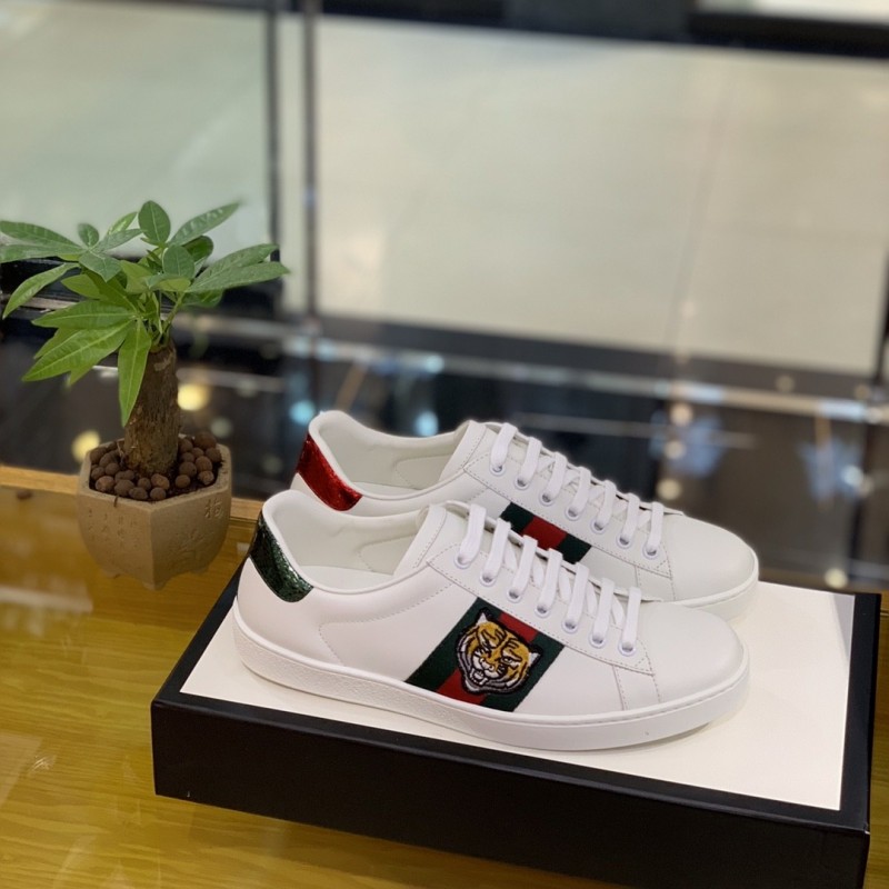 G*u*i sneakers S*pport chip phone sensing