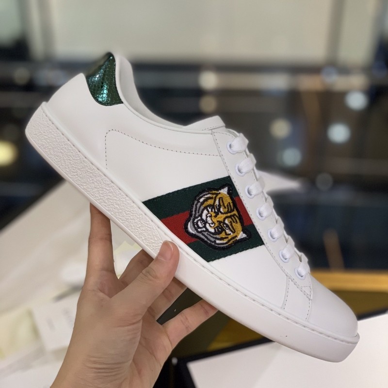 G*u*i sneakers S*pport chip phone sensing