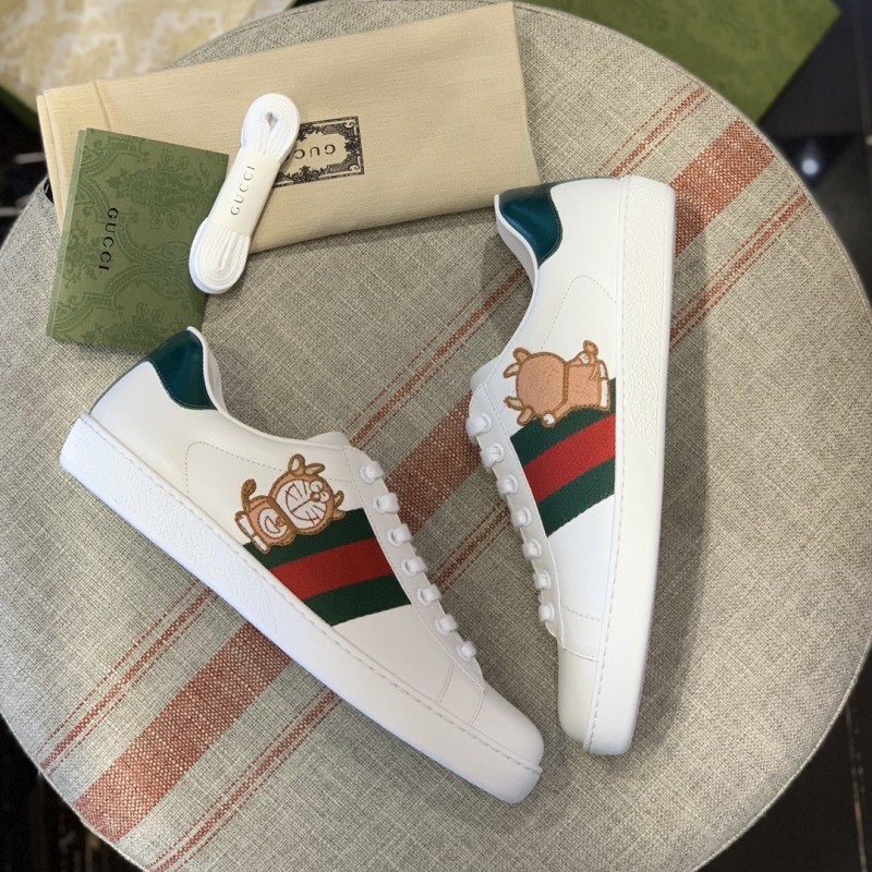 G*u*i sneakers S*pport chip phone sensing