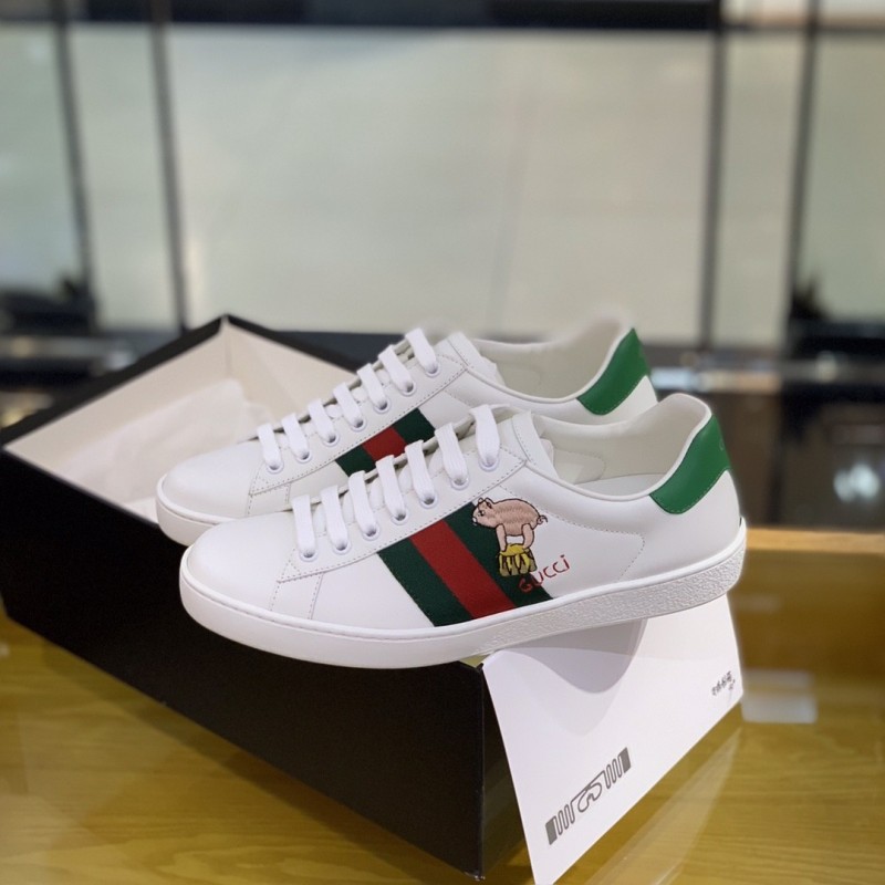 G*u*i sneakers S*pport chip phone sensing