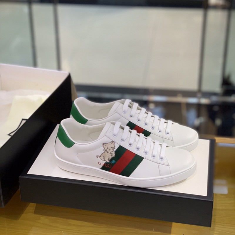 G*u*i sneakers S*pport chip phone sensing