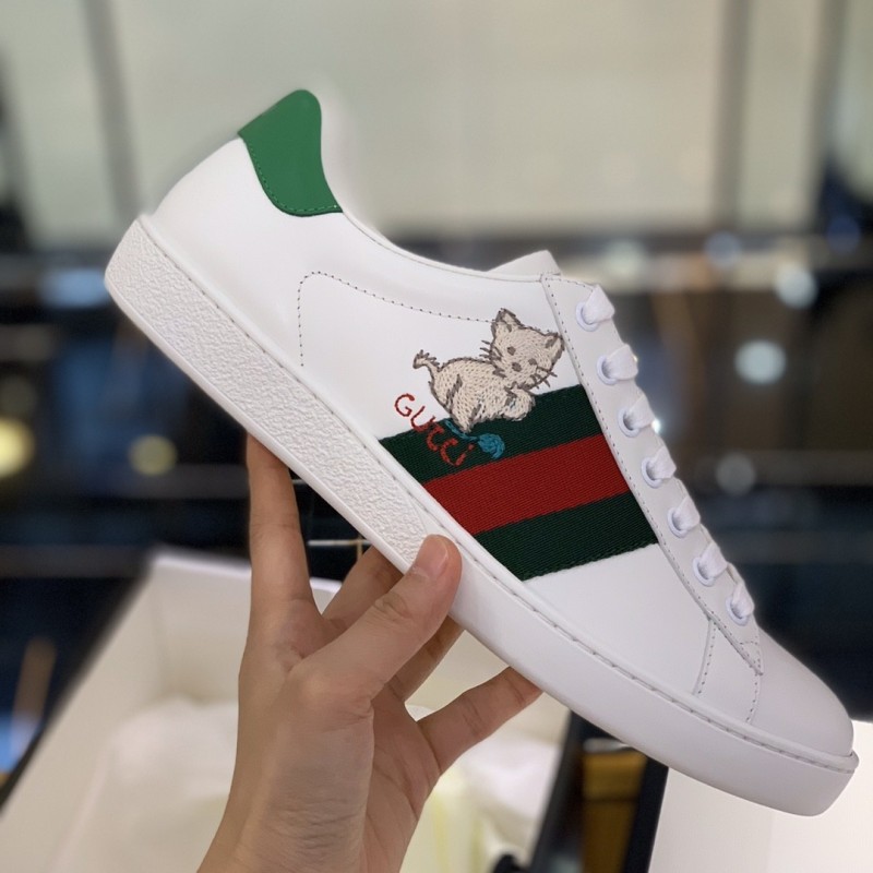 G*u*i sneakers S*pport chip phone sensing