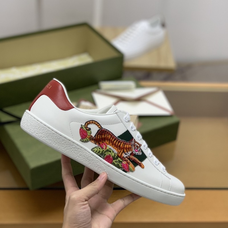 G*u*i sneakers S*pport chip phone sensing
