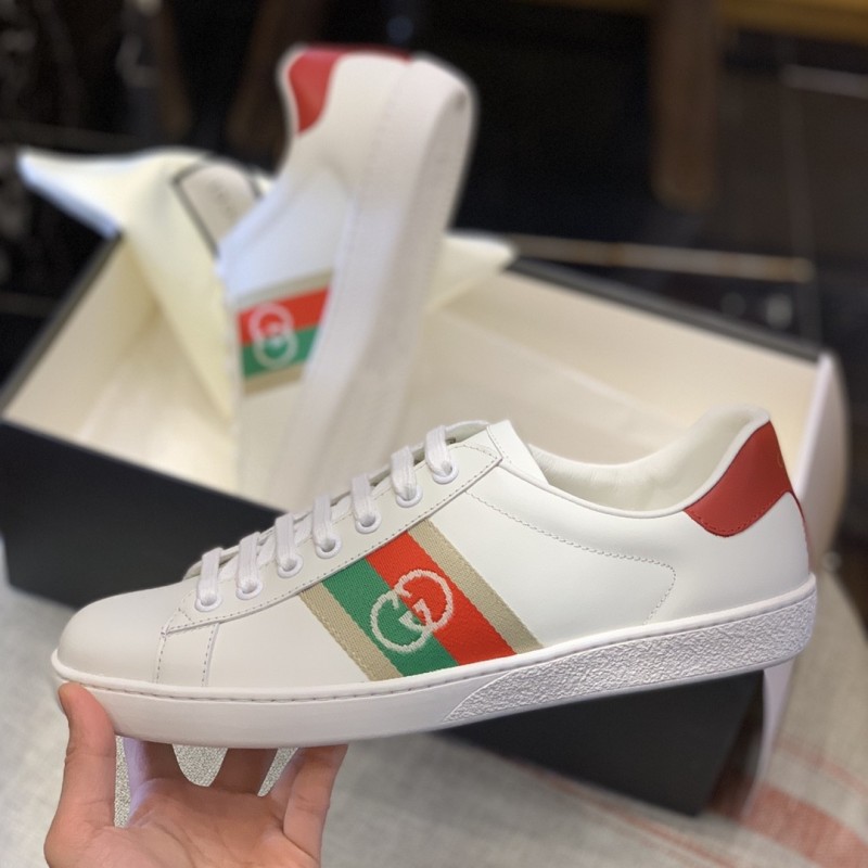 G*u*i sneakers S*pport chip phone sensing