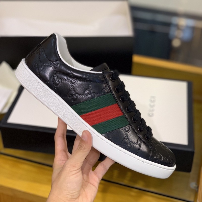 G*u*i sneakers S*pport chip phone sensing