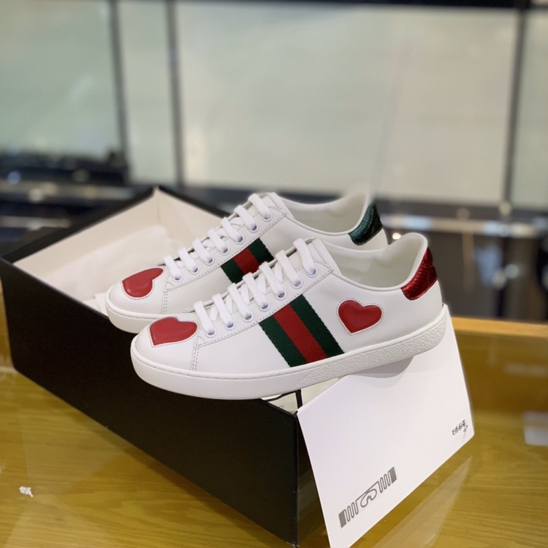 G*u*i sneakers S*pport chip phone sensing