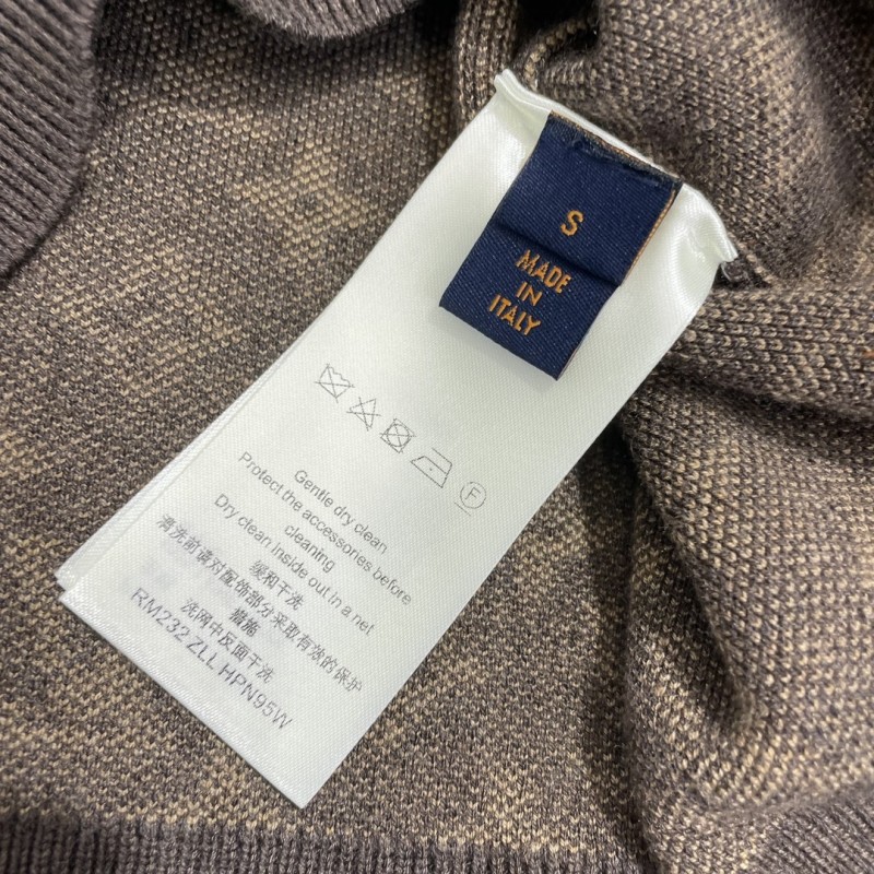 L0*is V*t0n Full body LVSE MONOGRAM crew neck shirt