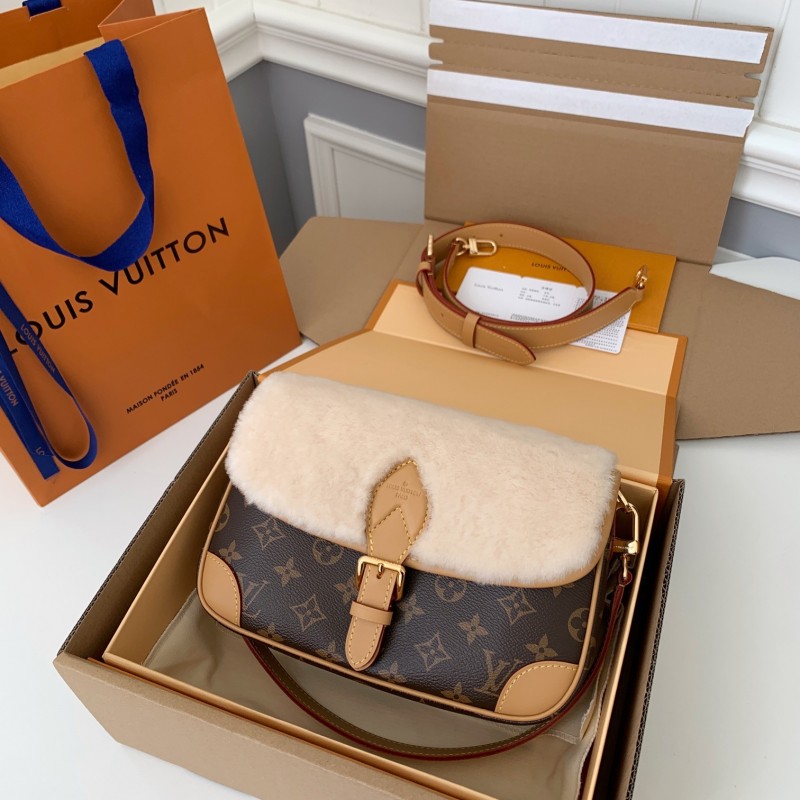 L0*is V*t0n DIANE baguette M46317 size:9*15*24cm