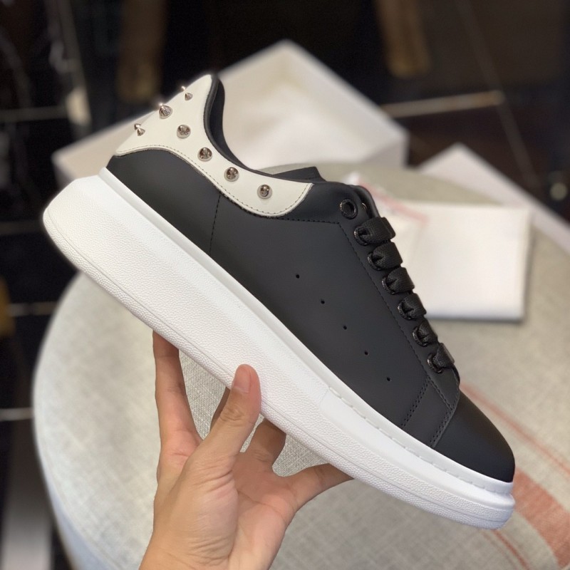 Ale*d*r M*Q*en MQ Black Point tail Sneakers