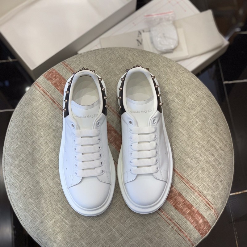 Ale*d*r M*Q*en MQ White Point tail Sneakers