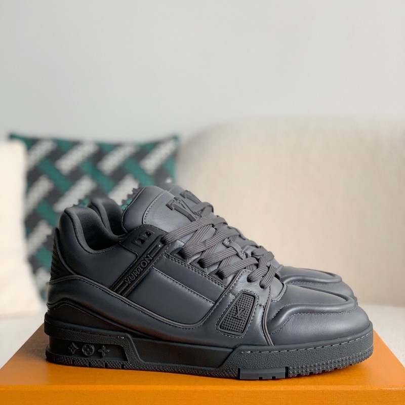 L0*is V*t0n Trainer Sneakers