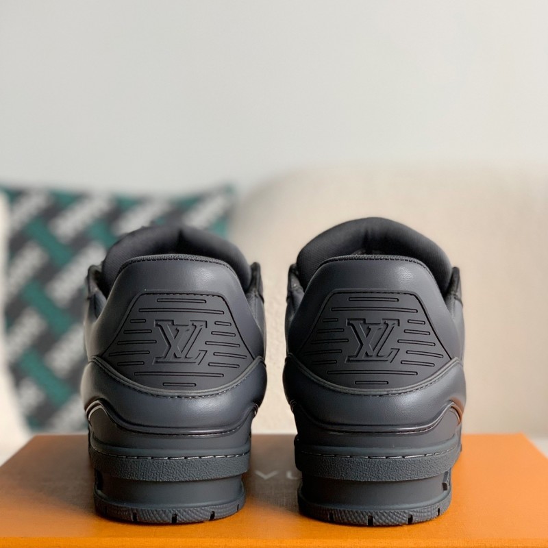 L0*is V*t0n Trainer Sneakers