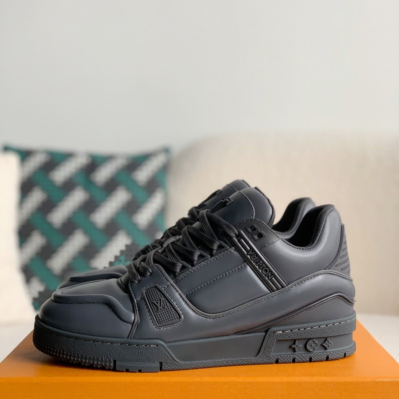 L0*is V*t0n Trainer Sneakers