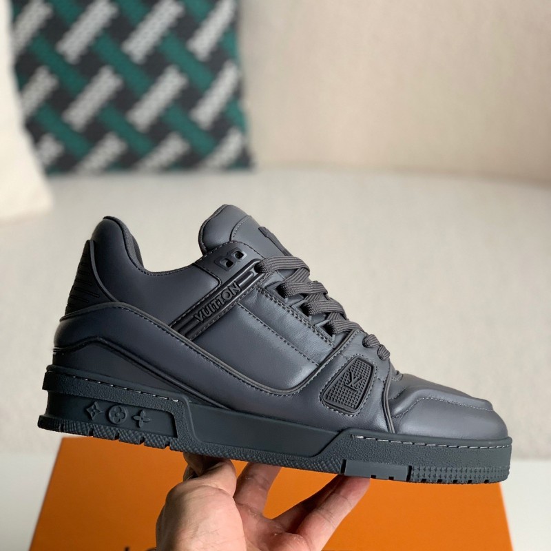L0*is V*t0n Trainer Sneakers