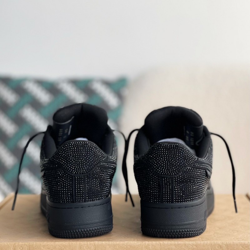 L0*is V*t0n × NIKE AIR FORCE 1 SNEAKER