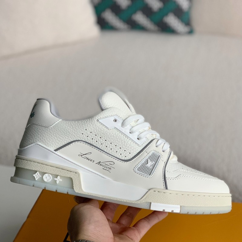 L0*is V*t0n TRAINER  Sneakers