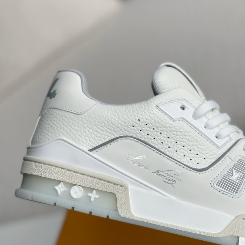 L0*is V*t0n TRAINER  Sneakers