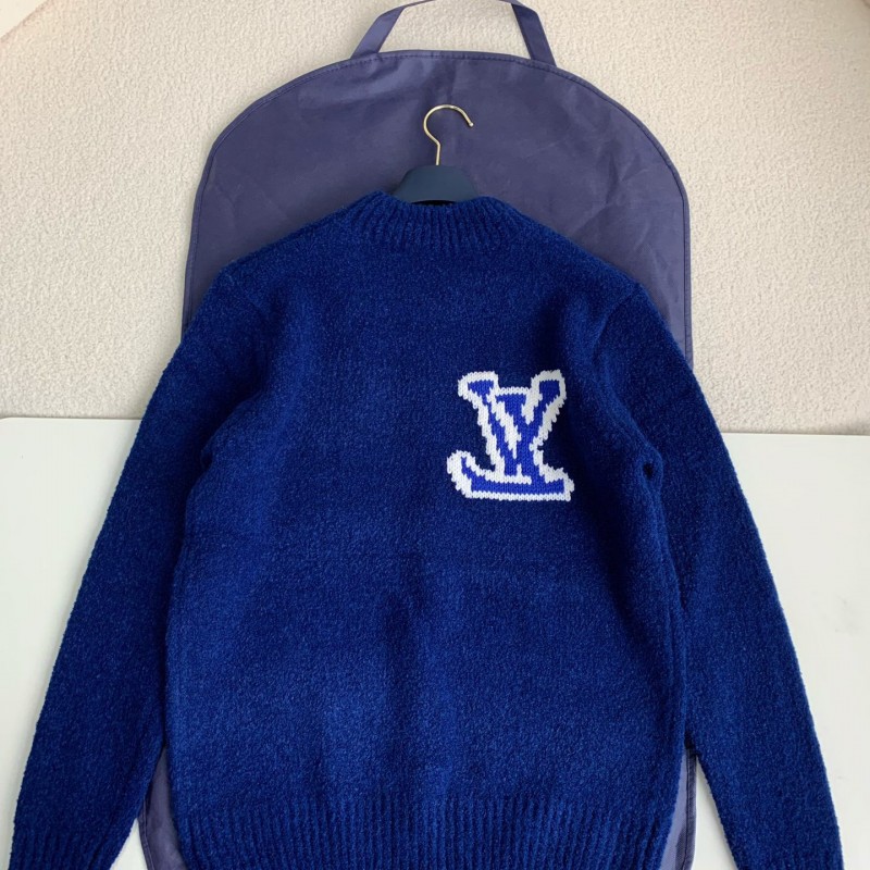 L0*is V*t0n Clothes