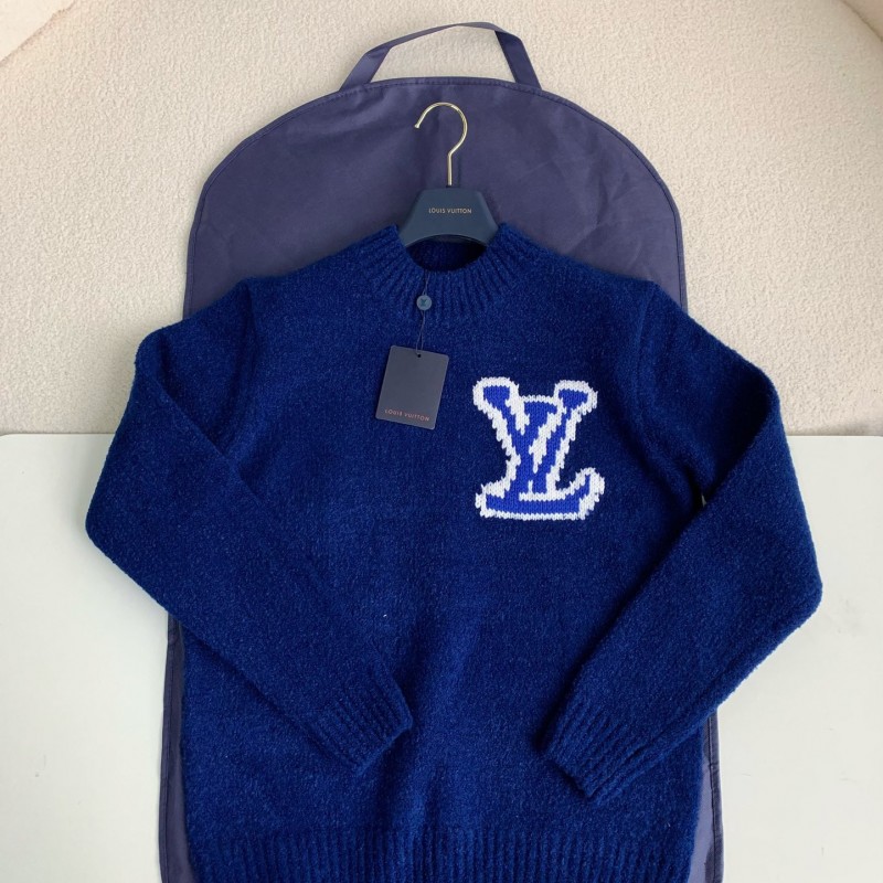 L0*is V*t0n Clothes