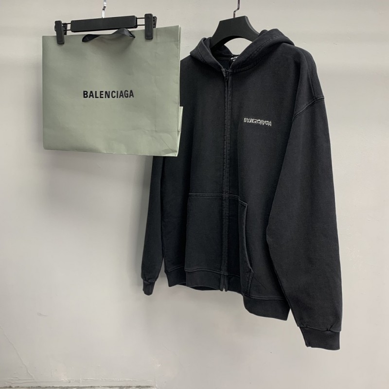Ba*len*cia*ga embroidered sweatshirt