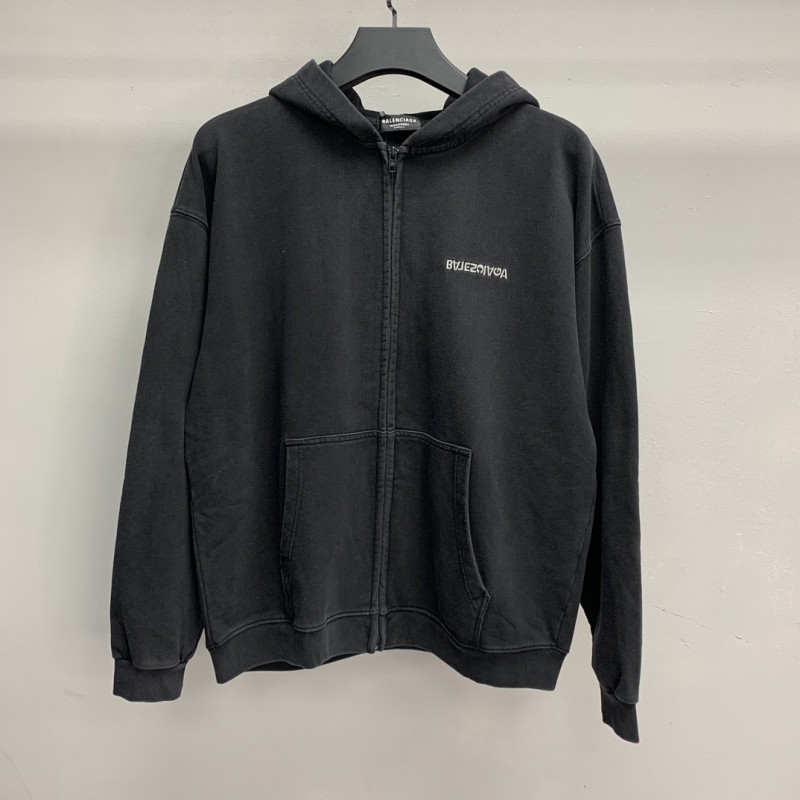 Ba*len*cia*ga embroidered sweatshirt