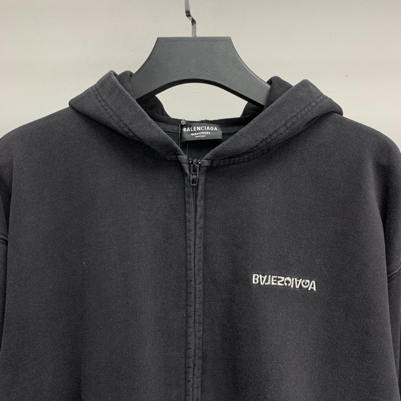 Ba*len*cia*ga embroidered sweatshirt