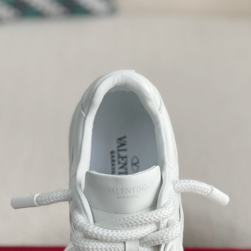 va*t*no one stud sneakers