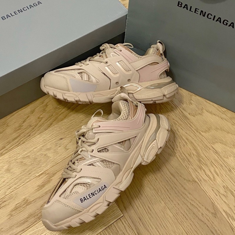 Ba*len*cia*ga sneakers