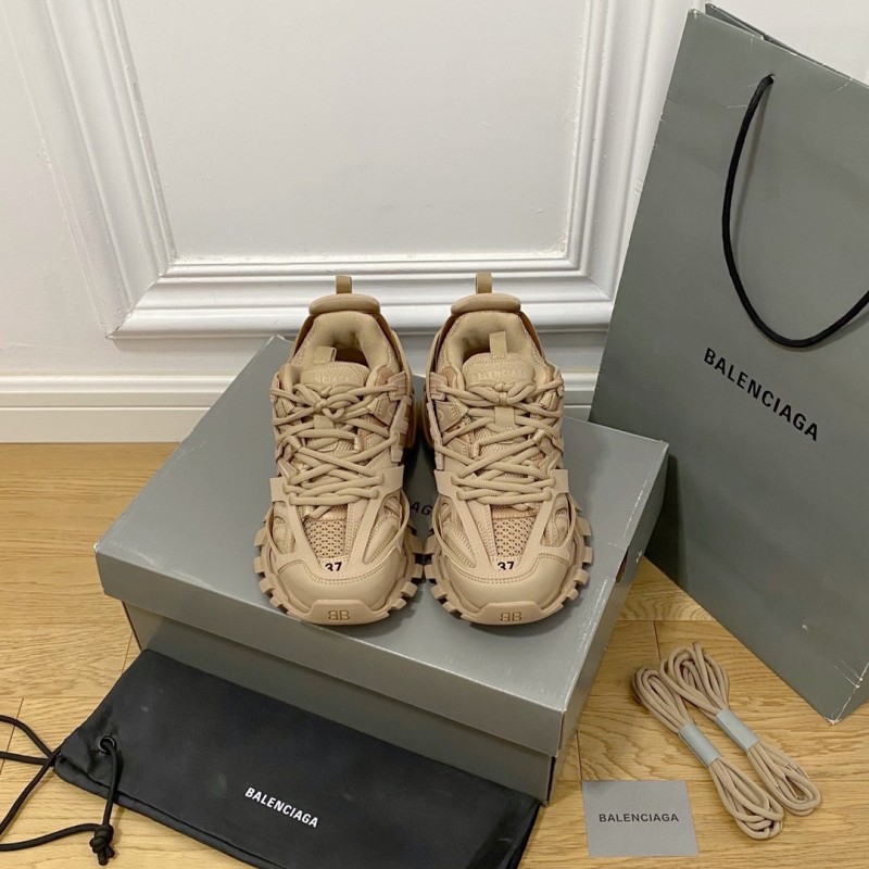 Ba*len*cia*ga sneakers