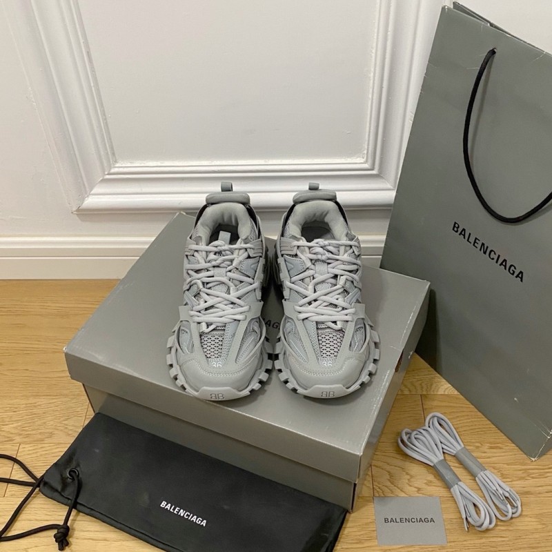 Ba*len*cia*ga sneakers