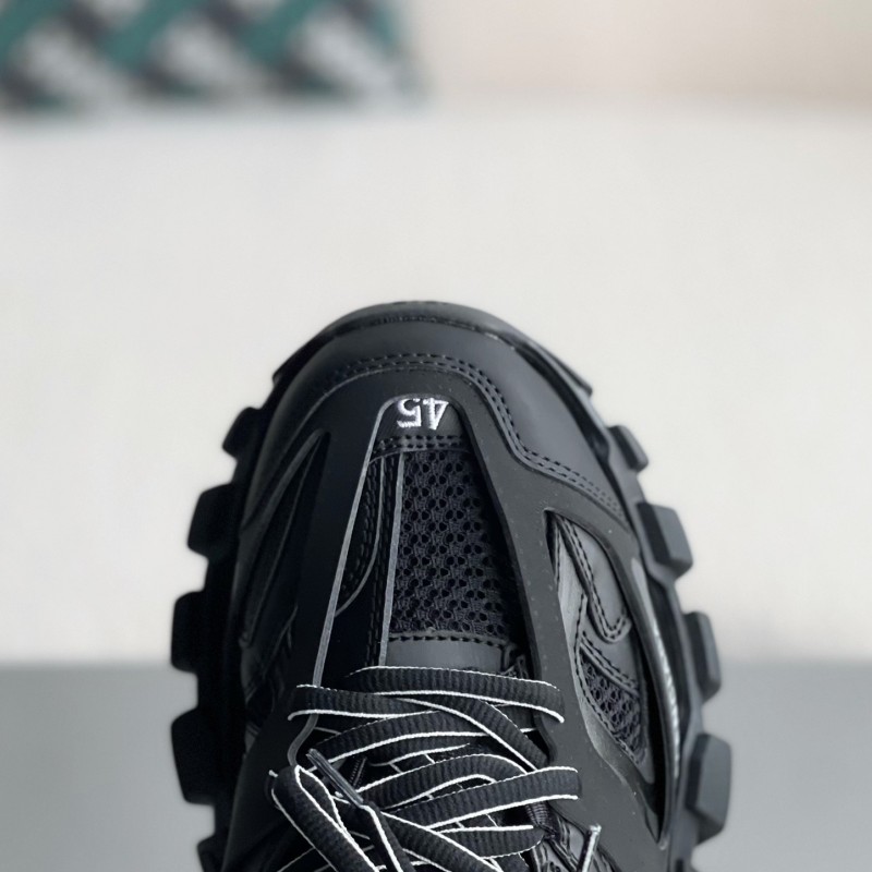Ba*len*cia*ga sneakers